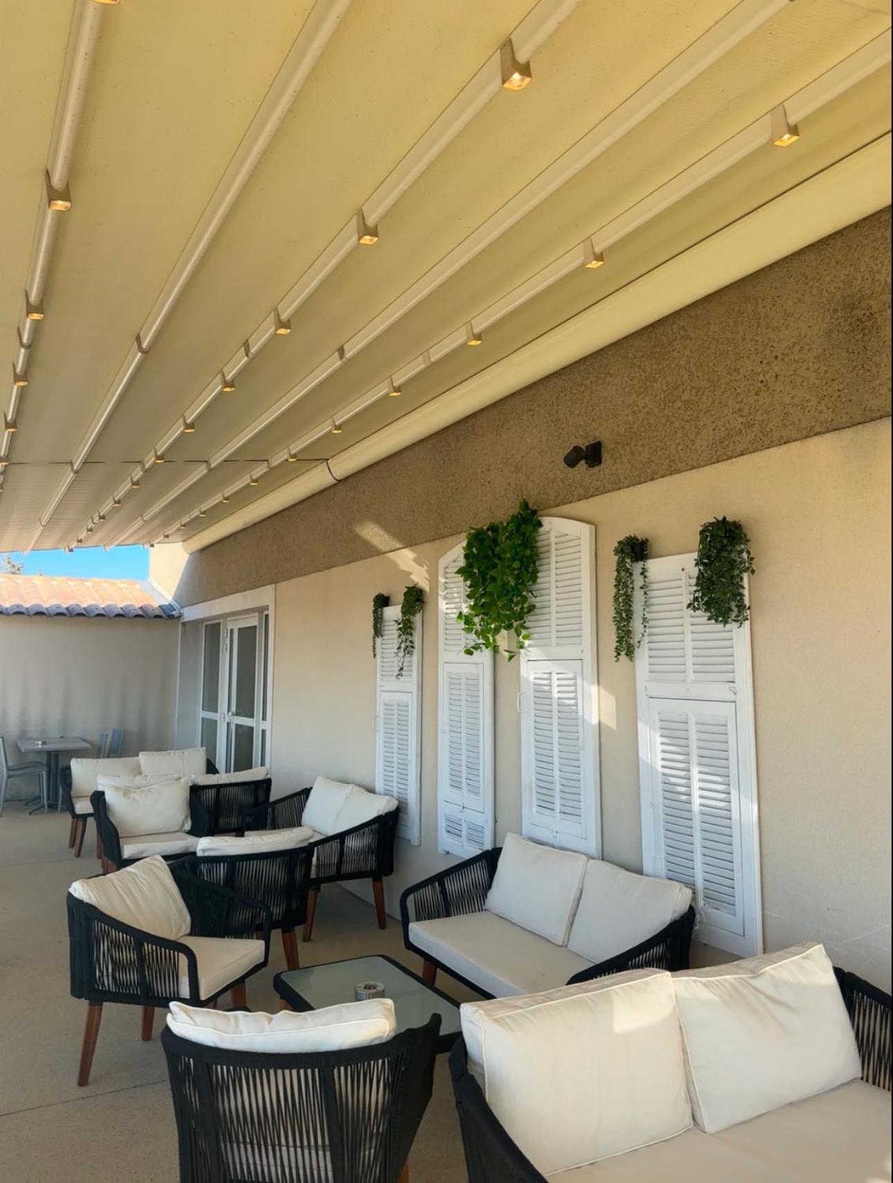 Hotel Caiman Pierrelatte Exterior photo